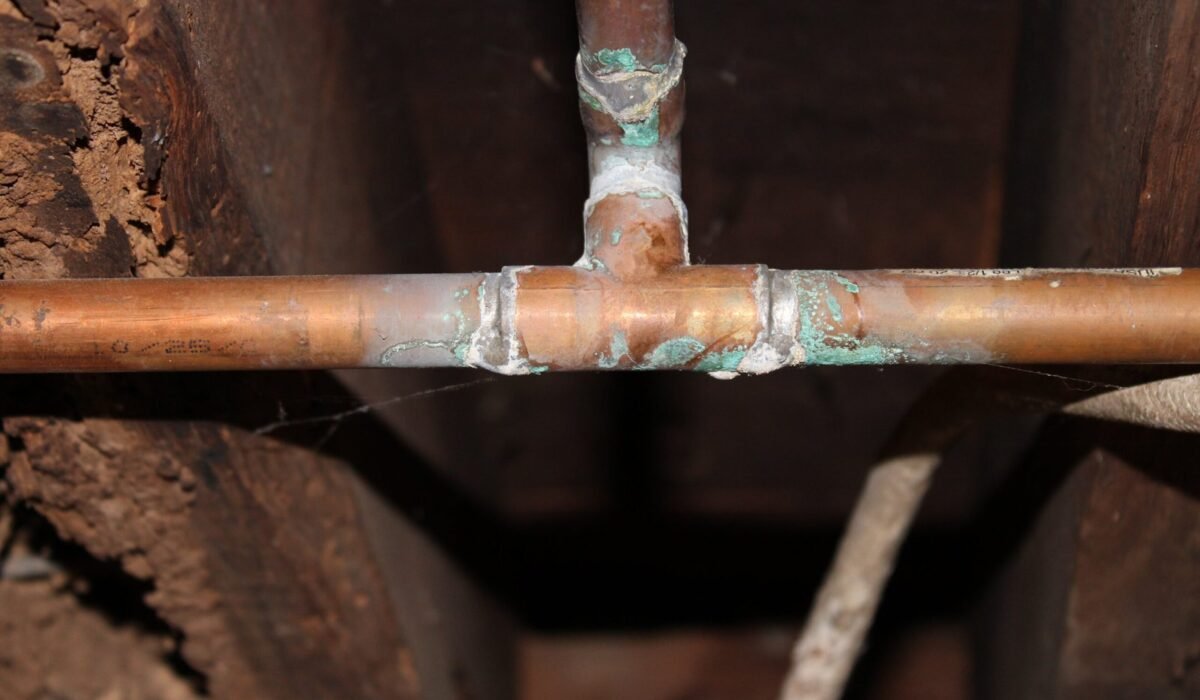 Corrosion inside a copper pipe caused by acidic well water